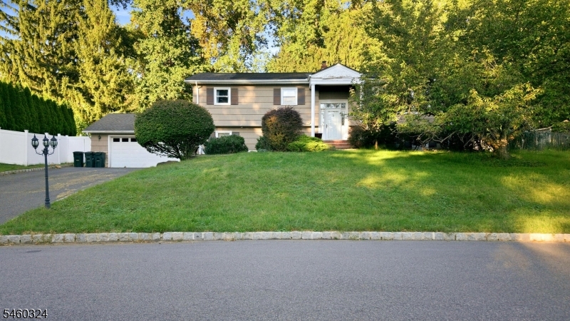 10 Rosemere Ave Property Photo 1