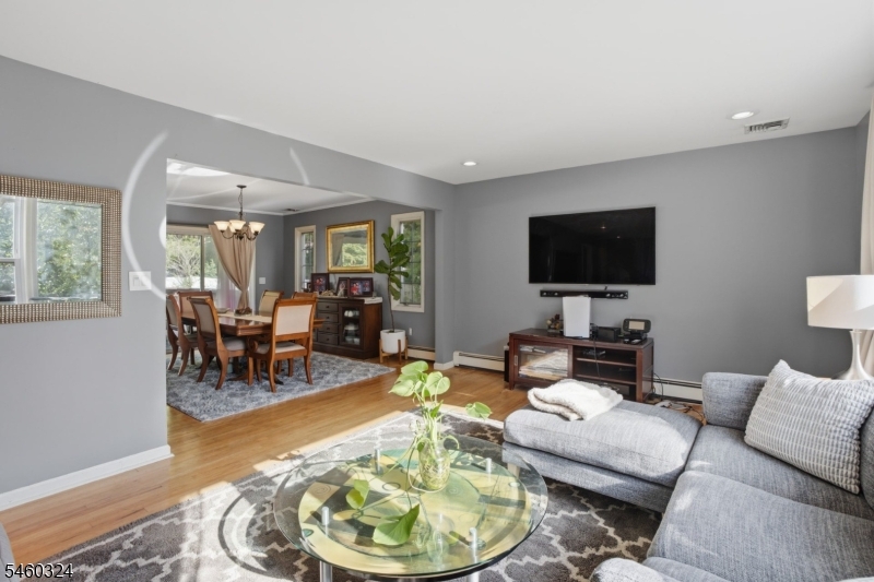 10 Rosemere Ave Property Photo 2