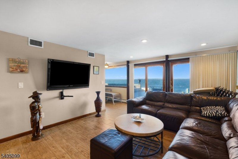 225 K Ct Property Photo 4