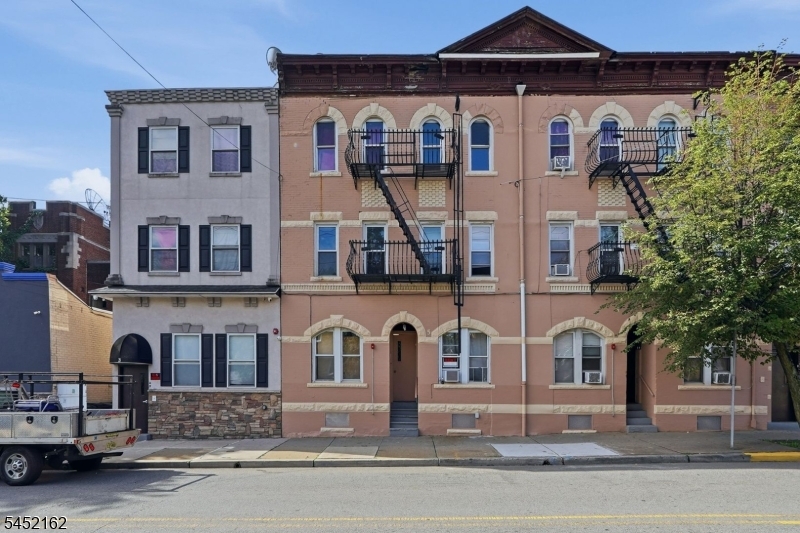 5 Monroe St 4 Property Photo 1