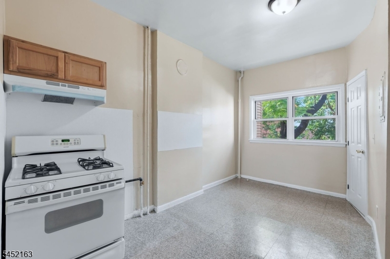 5 Monroe St 5 Property Photo 6