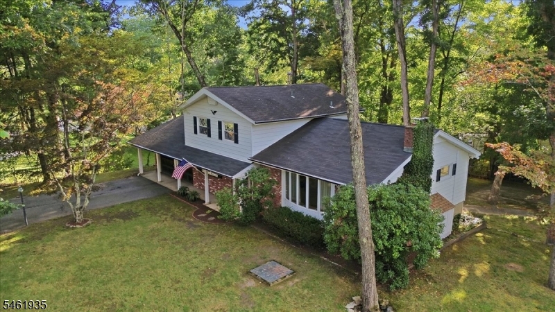 571 Green Pond Rd Property Photo 4