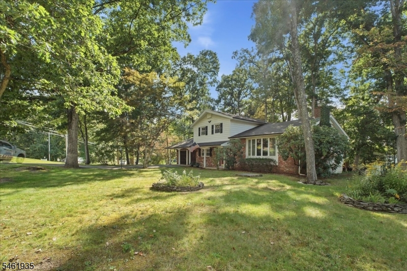 571 Green Pond Rd Property Photo 5