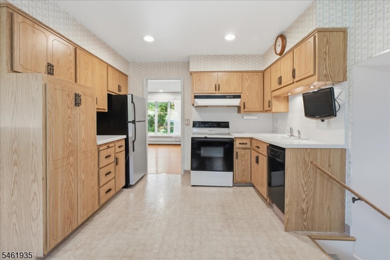 571 Green Pond Rd Property Photo 15