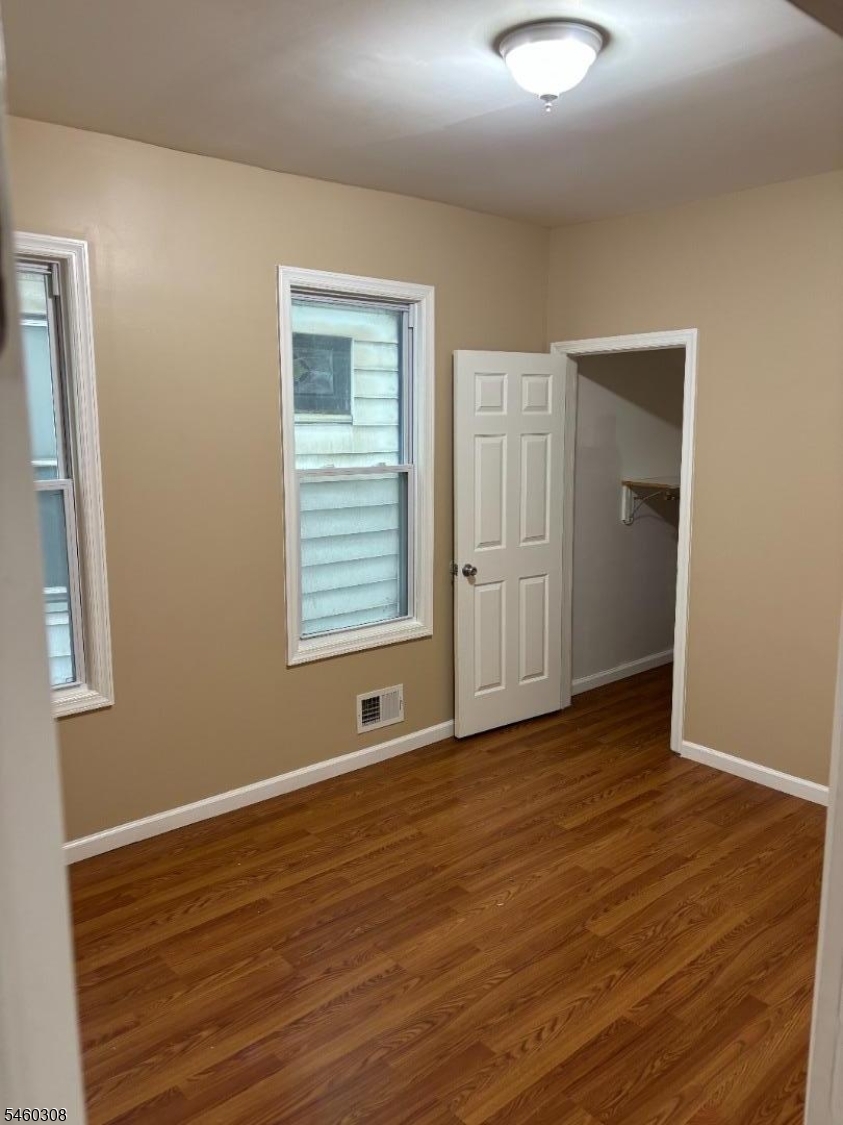 401 N Grove St Property Photo 11