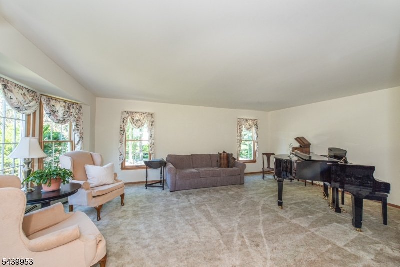 2 Baron Rd Property Photo 12
