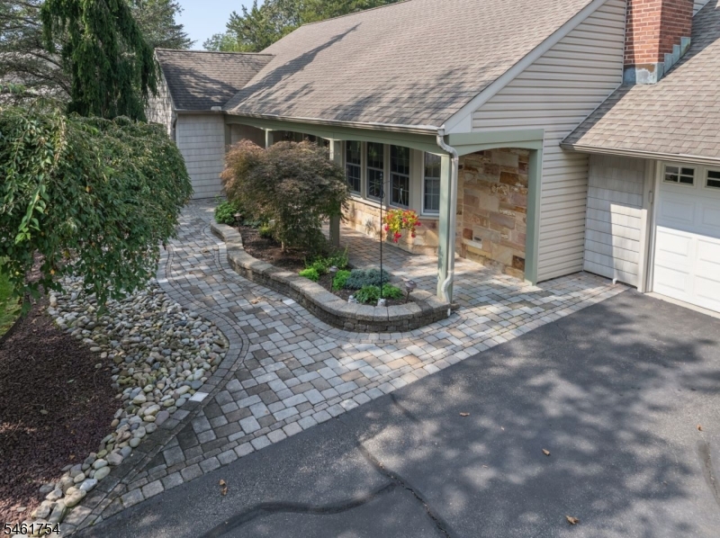34 Hughes Rd Property Photo 2