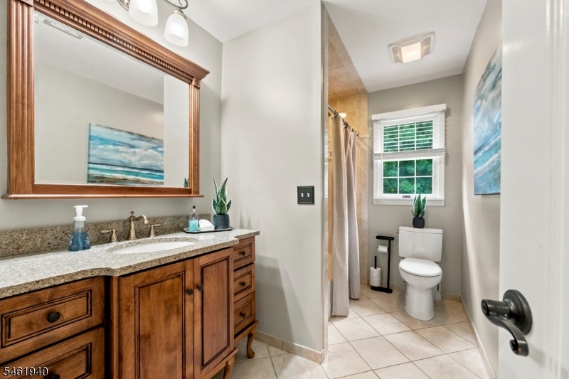 61 Geoffrey Way Property Photo 15