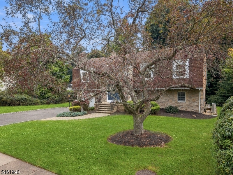 61 Geoffrey Way Property Photo 40