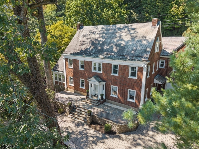 174 Highland Ave Property Photo 4