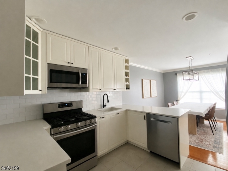 161 Terrace Ct Property Photo 4
