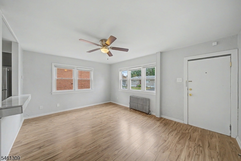 1019 Rivington St Property Photo 9