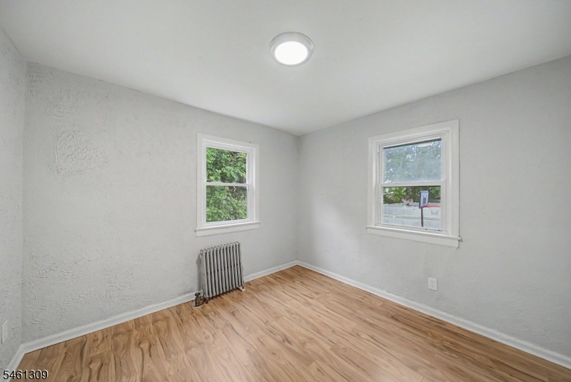 1019 Rivington St Property Photo 22