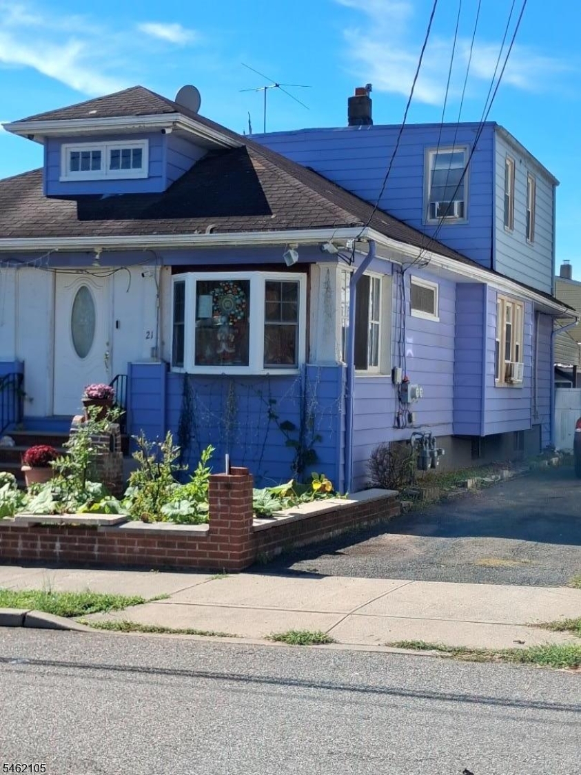 21 Ida St Property Photo 2