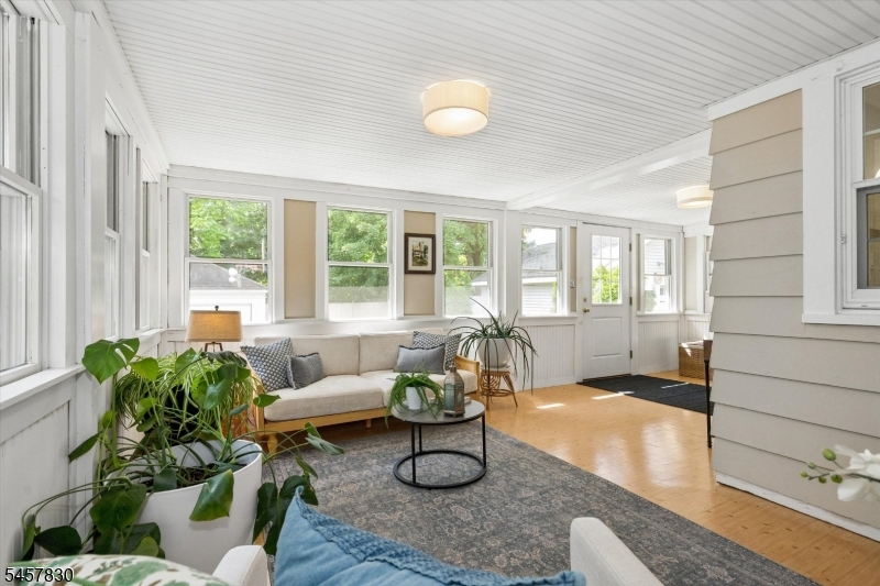 19 Fairview Ave Property Photo 24