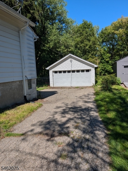 322 E Washington Ave Property Photo 4