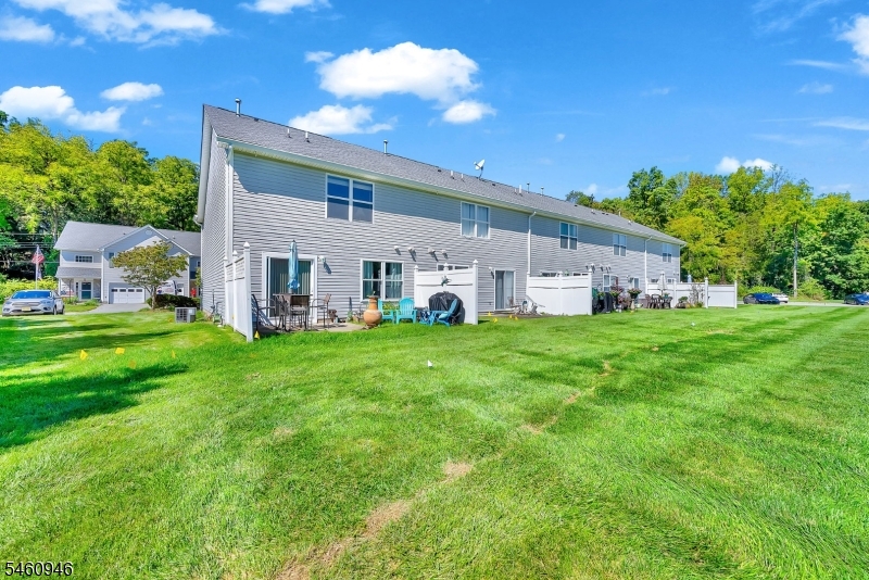 17 Beechmont Ter Property Photo 5