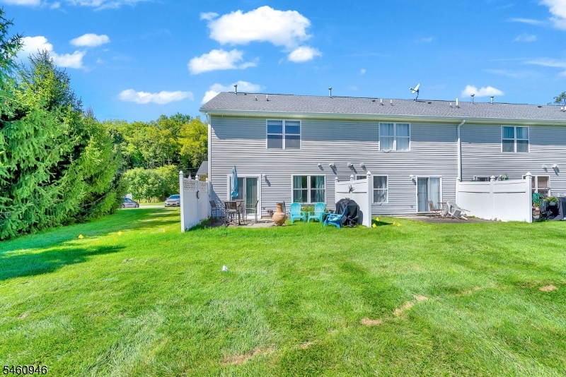17 Beechmont Ter Property Photo 6