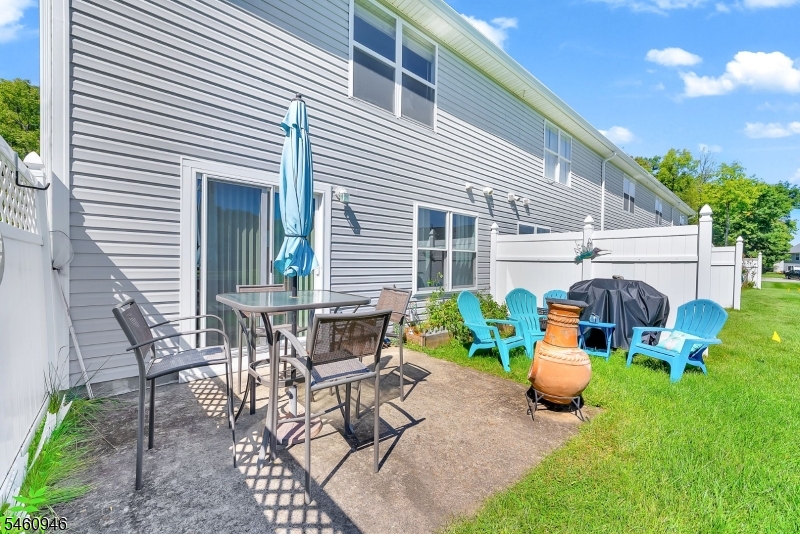 17 Beechmont Ter Property Photo 8