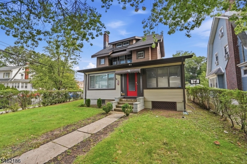 83 Franklin St Property Photo 2