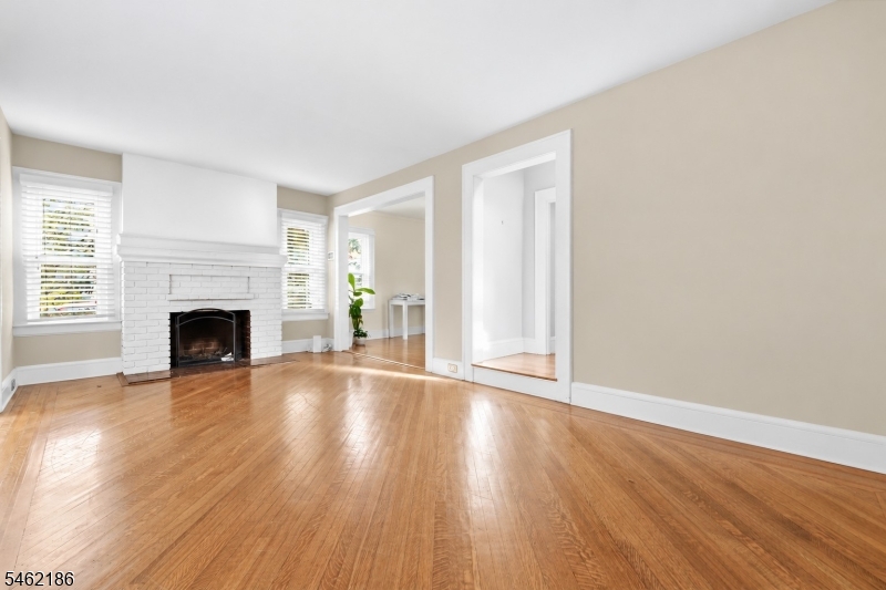 83 Franklin St Property Photo 3
