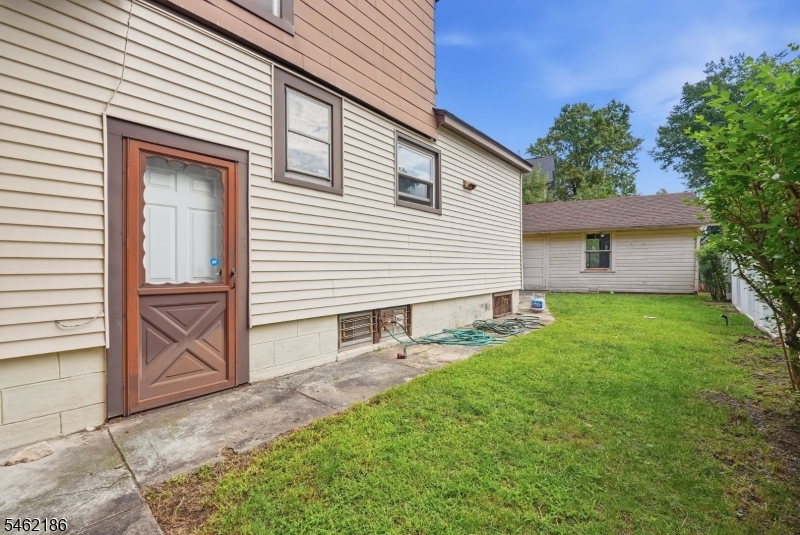 83 Franklin St Property Photo 24