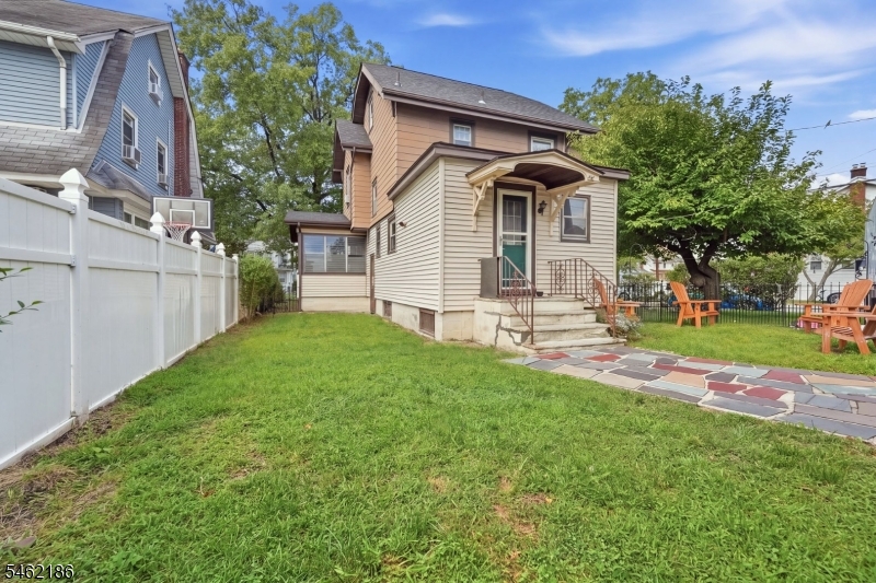 83 Franklin St Property Photo 25