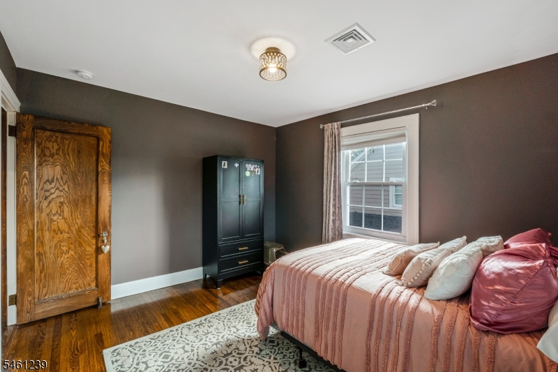 166 Sandford Ave Property Photo 32