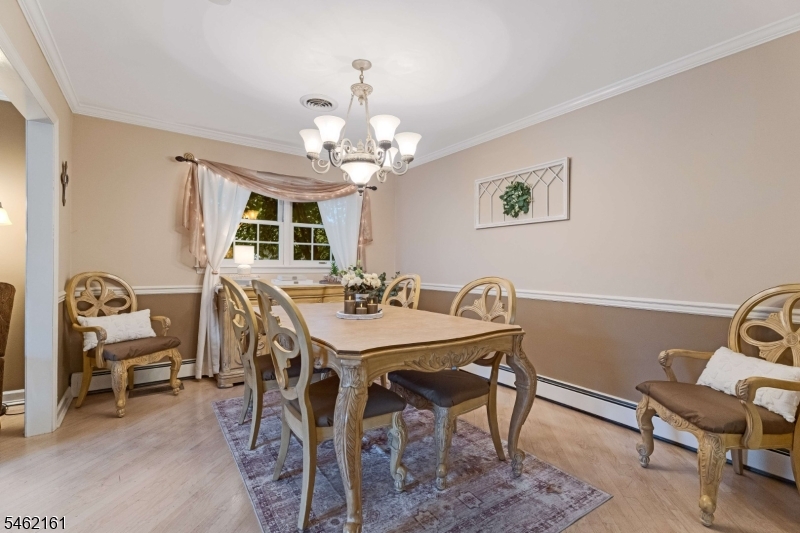 27 Strickland Ave Property Photo 5