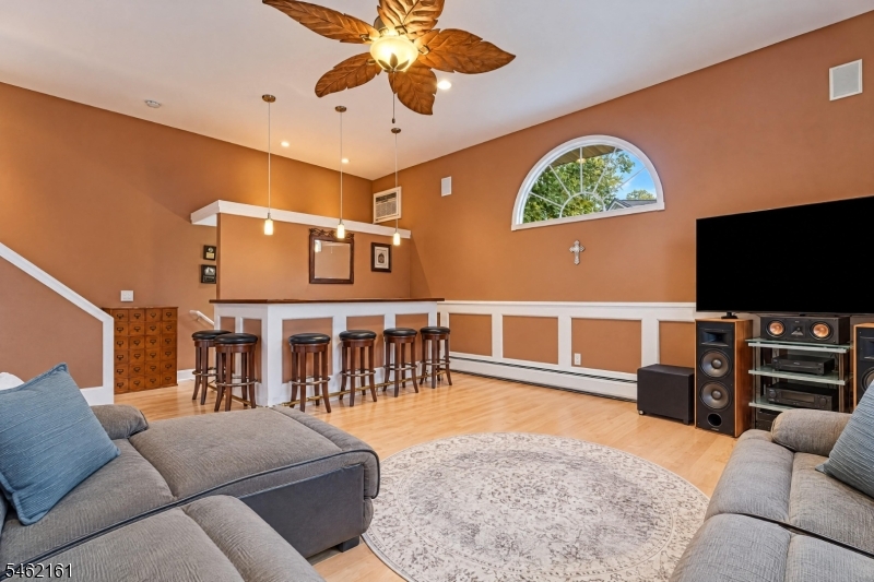 27 Strickland Ave Property Photo 12