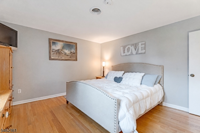 27 Strickland Ave Property Photo 14