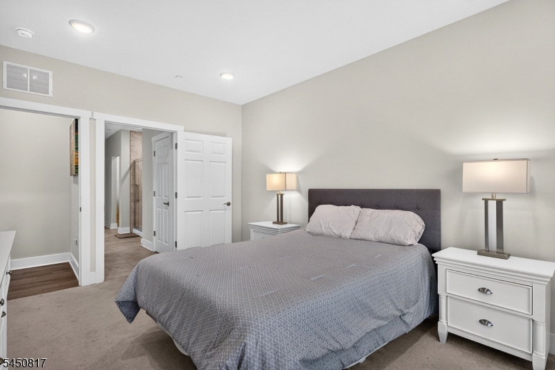 1 Vanderbilt Blvd 303 Property Photo 12
