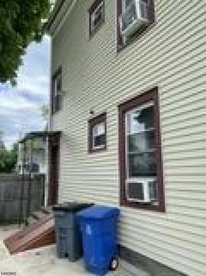 42 Lincoln Pl 2 Property Photo 1