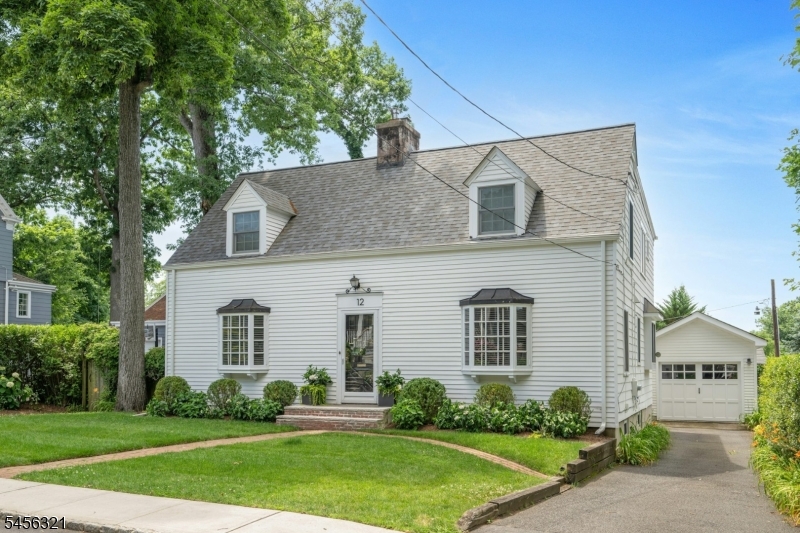 12 Hillside Ave Property Photo 2