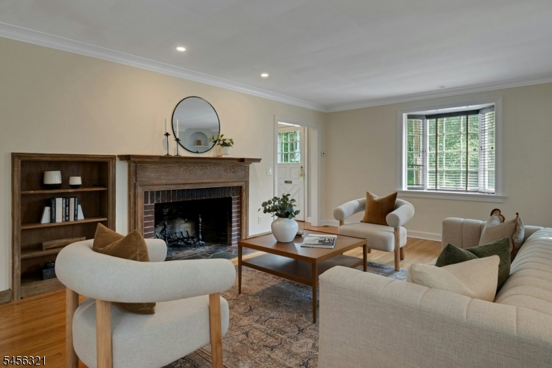 12 Hillside Ave Property Photo 7