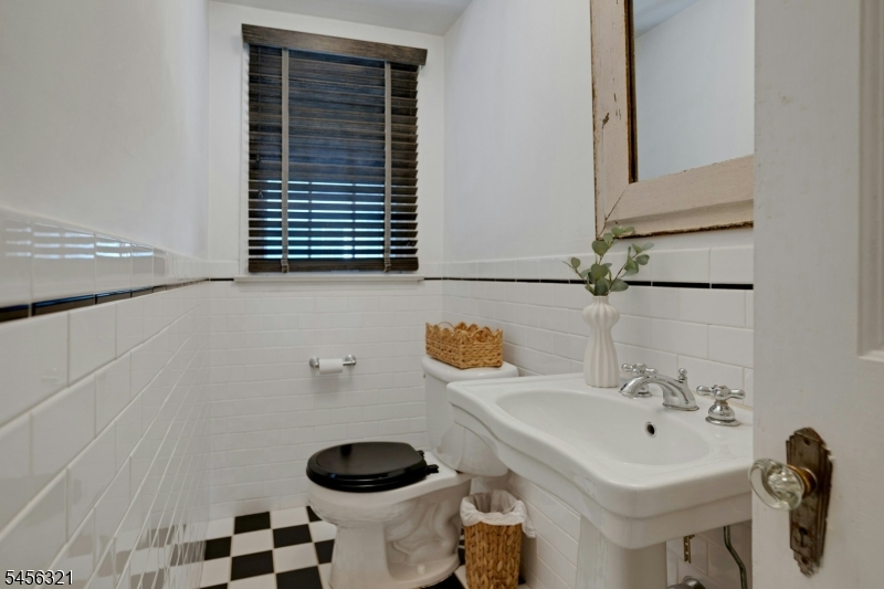 12 Hillside Ave Property Photo 19