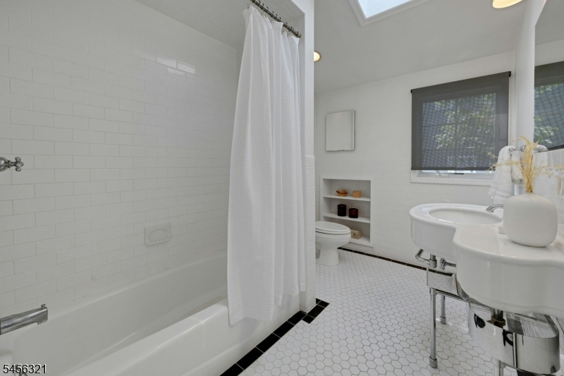 12 Hillside Ave Property Photo 28