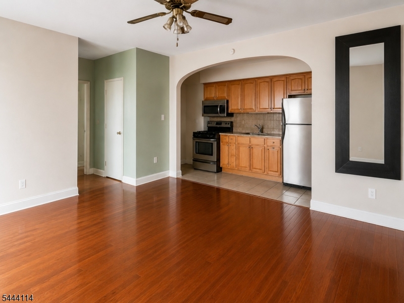 5 Pomona Ave 4a Property Photo 2