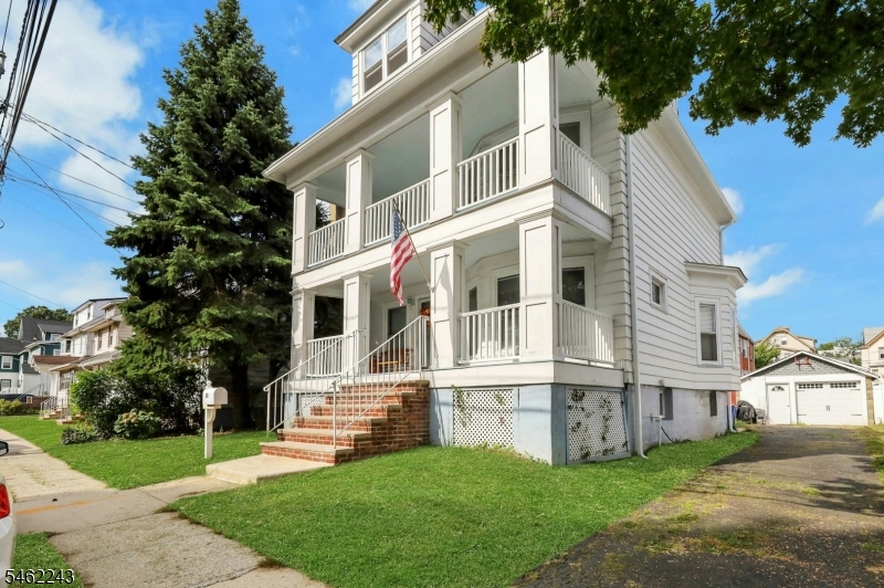 181 Linden Ave Property Photo 2