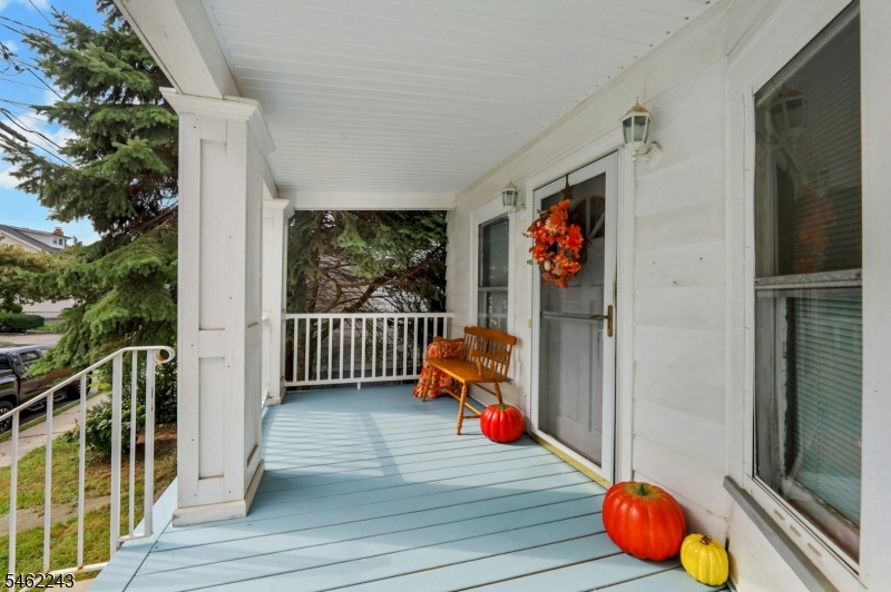 181 Linden Ave Property Photo 8