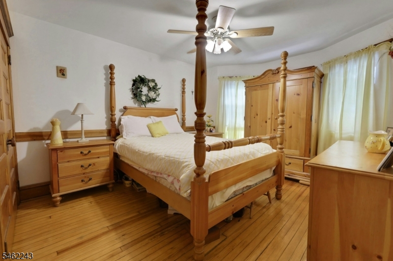 181 Linden Ave Property Photo 23