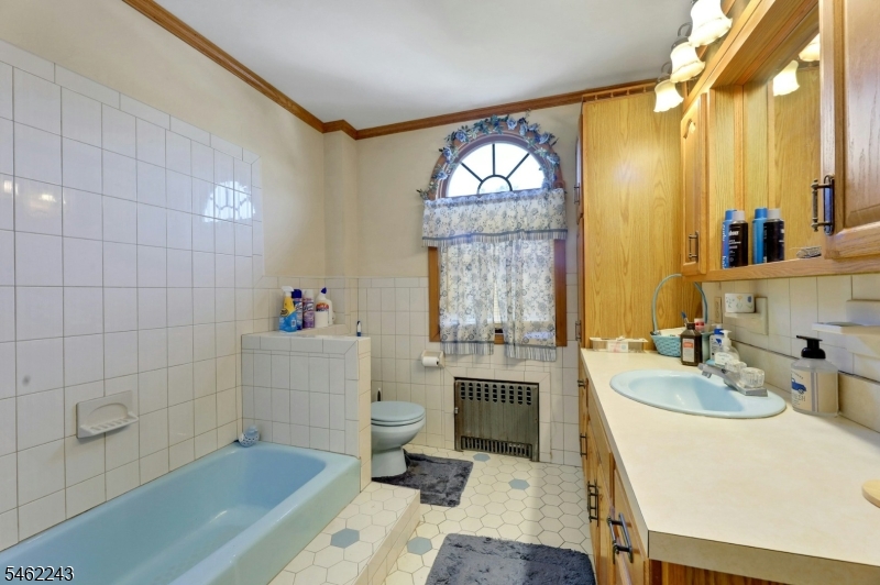 181 Linden Ave Property Photo 30