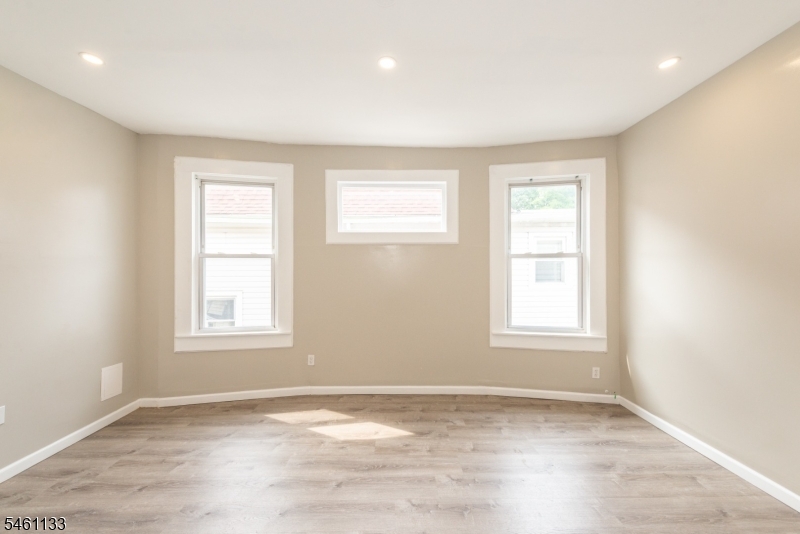 40 Olive St 2 Property Photo 12