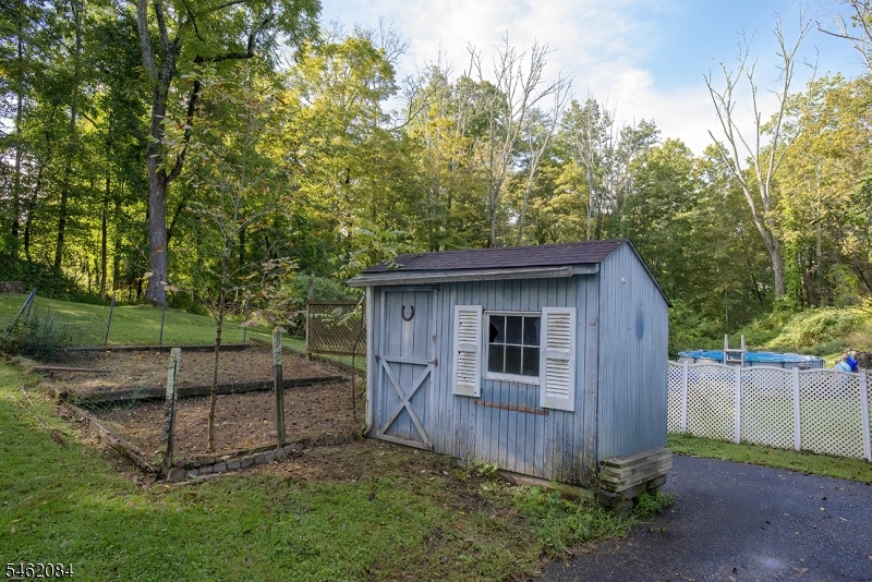 916 Cedar Dr Property Photo 22