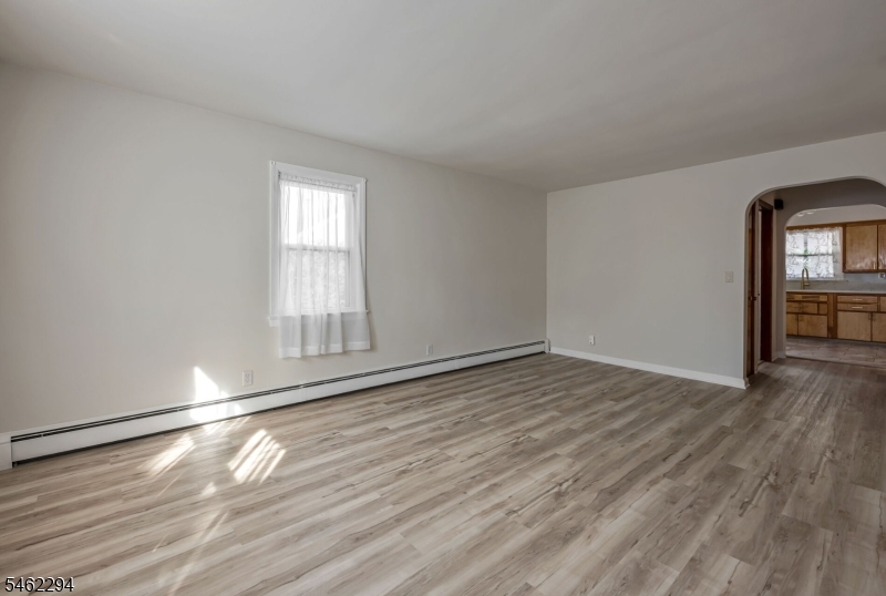 122 Westview Ave Property Photo 3