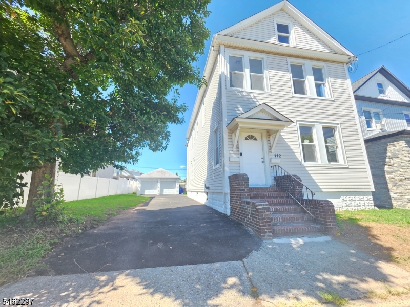 112 Arthur St Property Photo 1