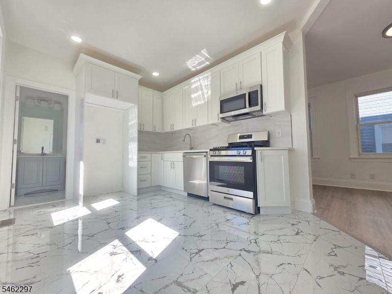112 Arthur St Property Photo 2
