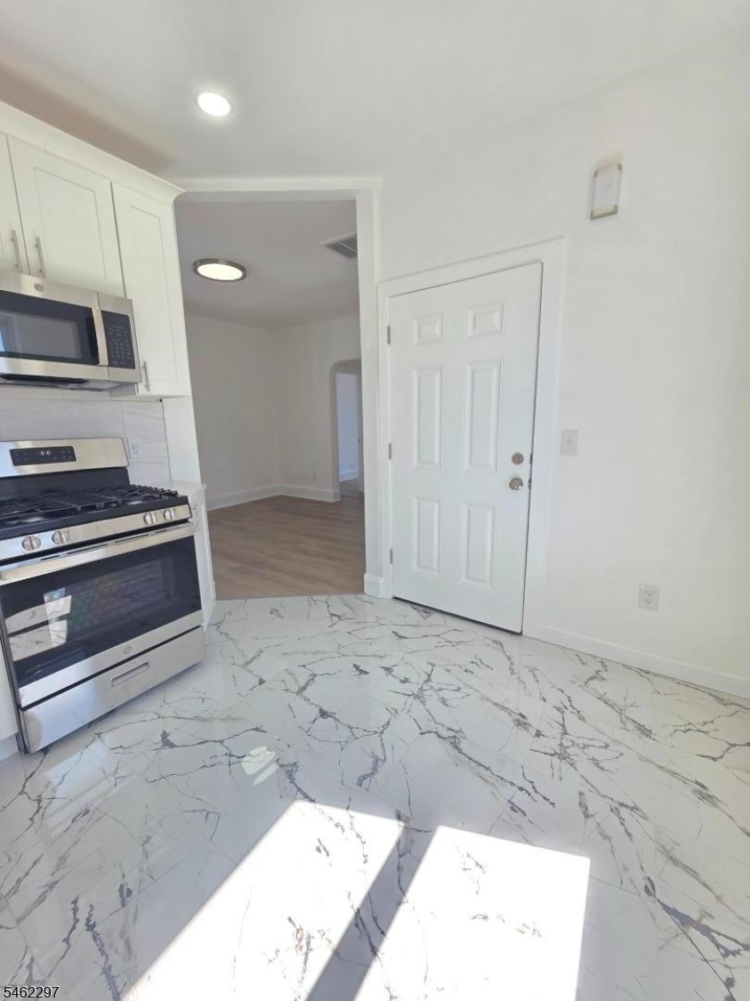 112 Arthur St Property Photo 4