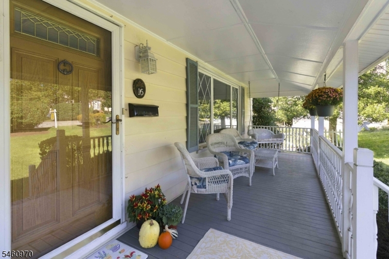16 Prospect Pl Property Photo 1
