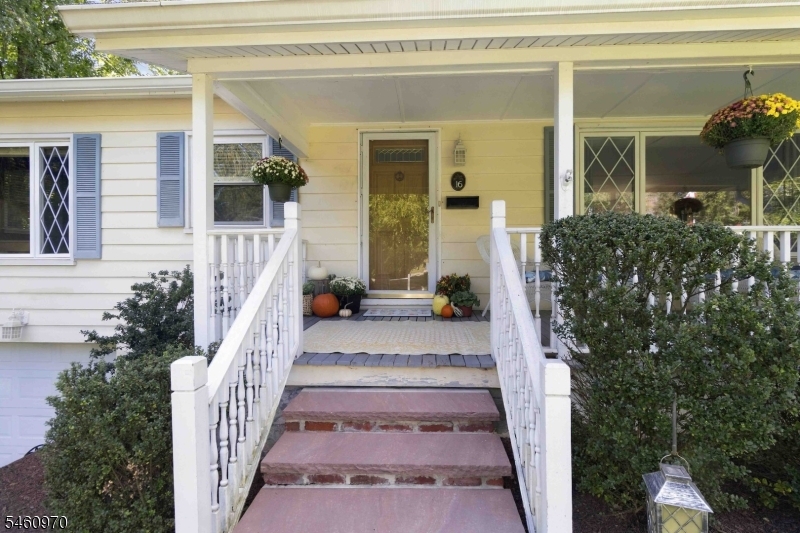 16 Prospect Pl Property Photo 3
